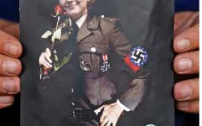 Cancelarul Merkel, comparat de greci cu Hitler