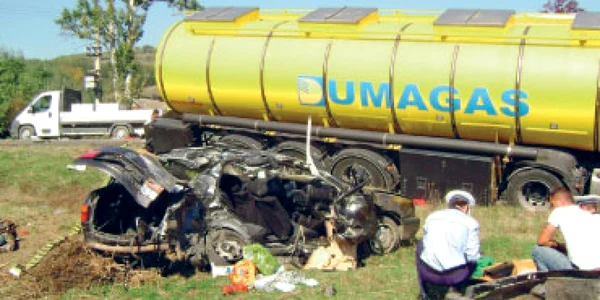 Familie distrusă într-un accident-Ştiri pe scurt