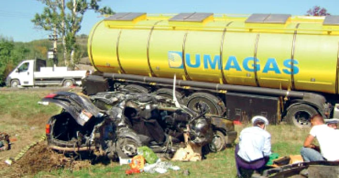 Familie distrusă într-un accident-Ştiri pe scurt