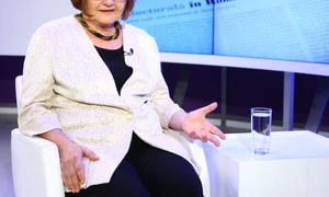 „Fiecare este ceea ce rămîne din el după ce îi iei toate funcţiile“ – dialog cu Mihaela MIROIU jpeg