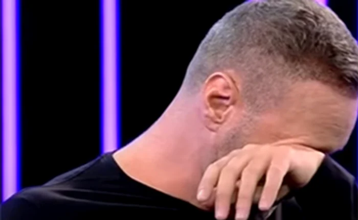 A plâns la Antena 1, când a fost certat de fata lui