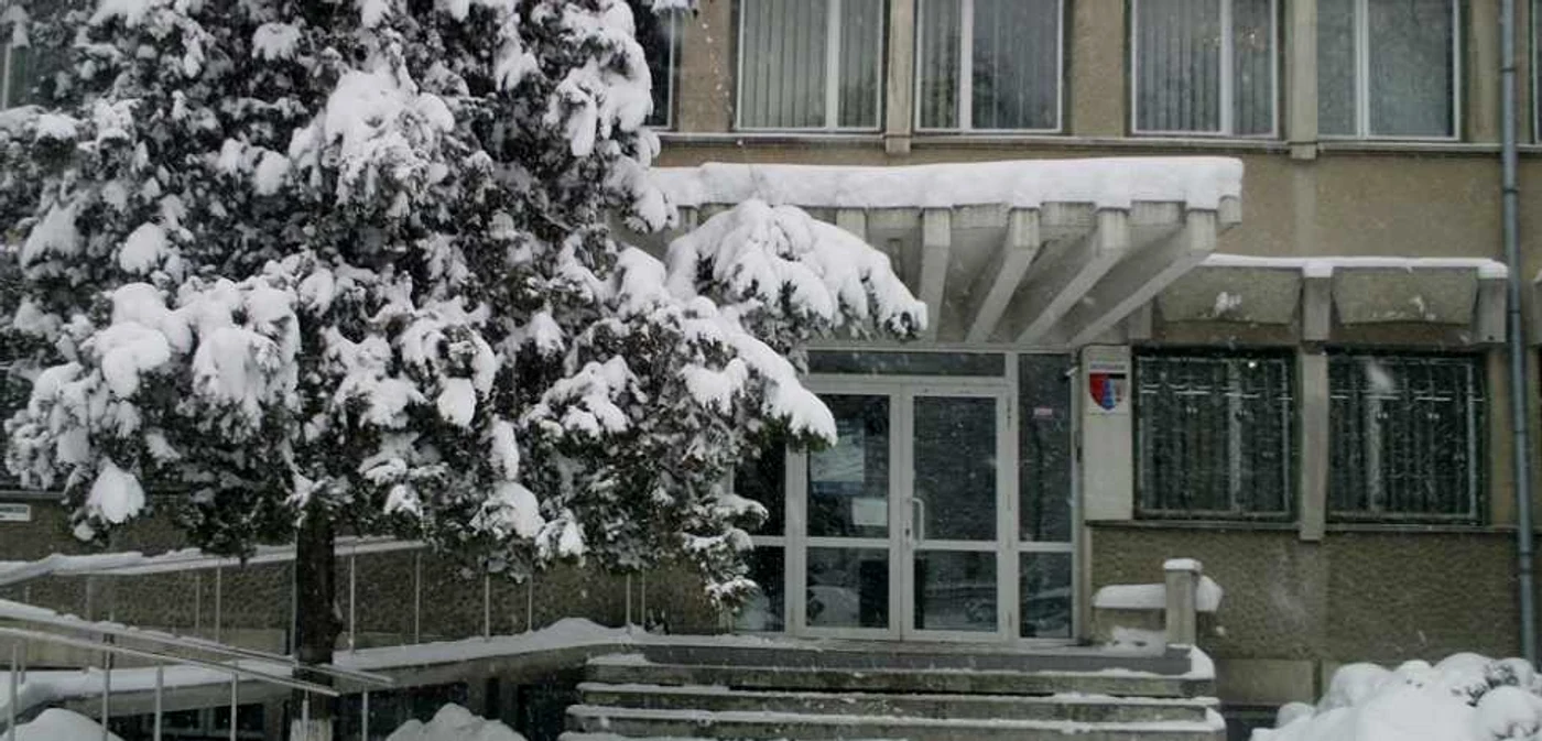 Politistii il supecteaza pe un tanar de 30 de ani ca fiind autorul faptei FOTO Adevarul