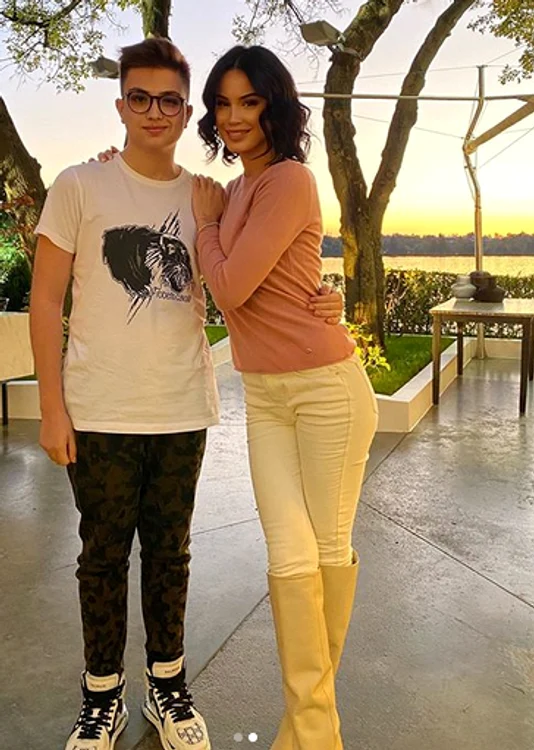 Patrick și-a depășit mama în înălțime