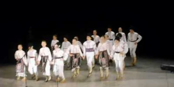 Spectacol de muzică populară prezentat de Şcoala Populară de Arte „Vespasian Lungu"