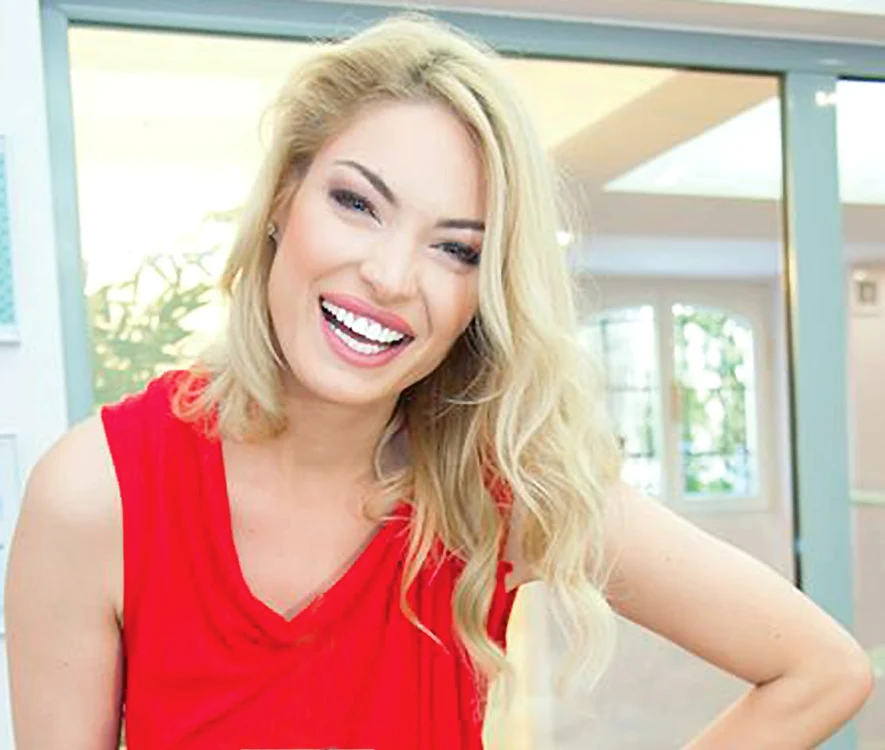 Valentina Pelinel are o dantură de invidiat