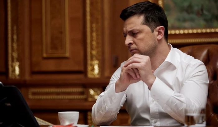 FOTO: preşedintele Zelensky în timpul conversaţiei telefonice cu preşedintele Biden