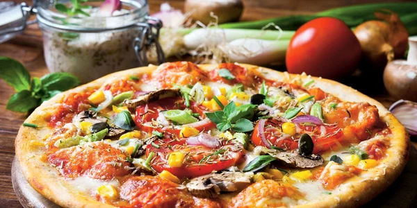 Pizza vegetariană jpeg