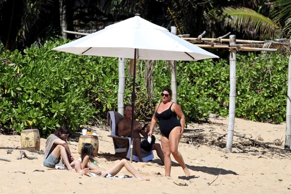 Pierce Brosnan și soția sa doresc să se mute în Hawaii 