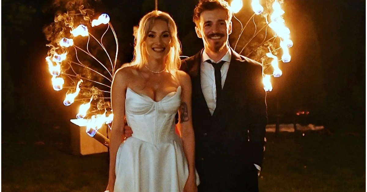 Andrei Leonte și Laura: Nuntă Atipică cu Gaming și Cântec