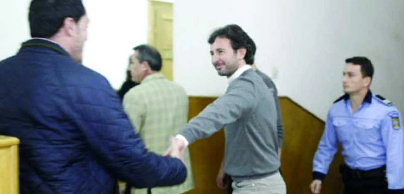 Înainte de mărturie, Kelemen şi fiul lui Ionelaş îşi zâmbeau pe holul Tribunalului Timiş. Acum sunt duşmani