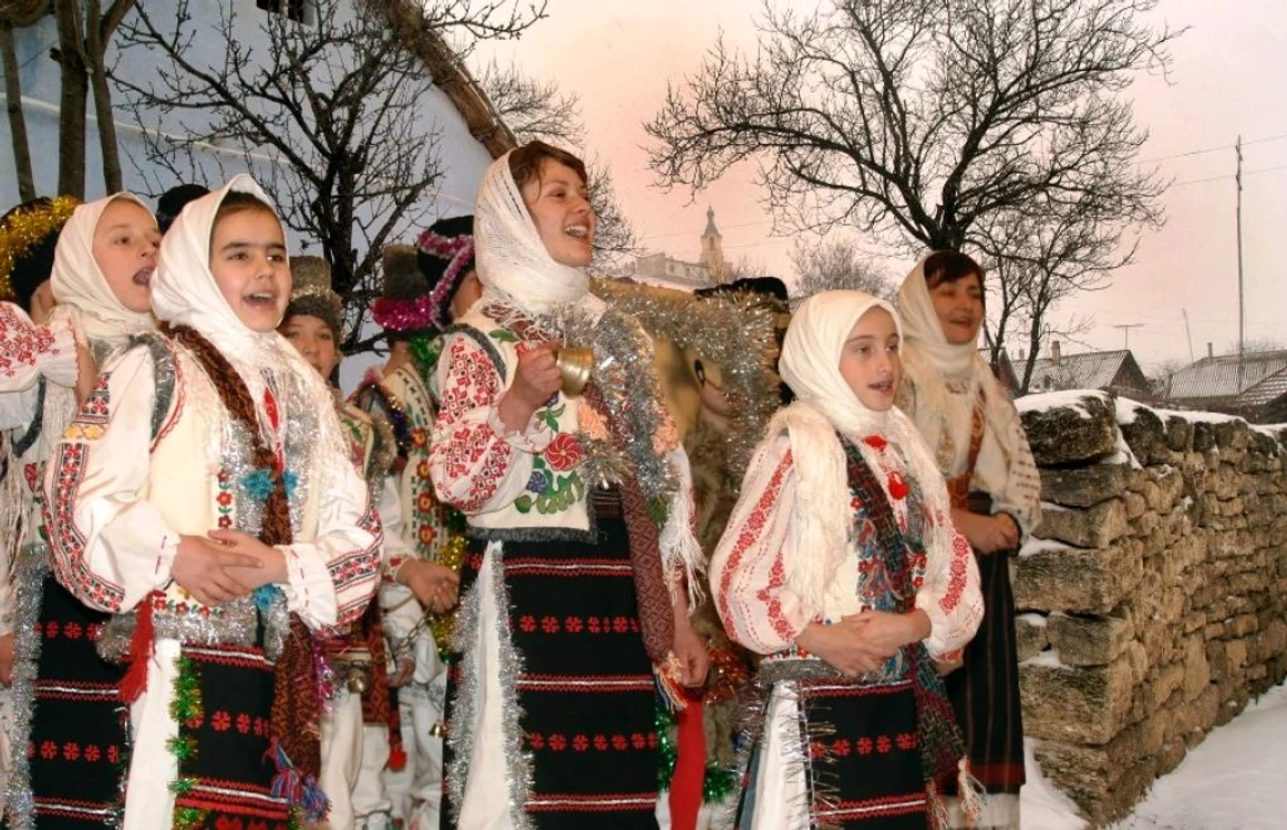 Încep să vină colindătorii FOTO Adevărul