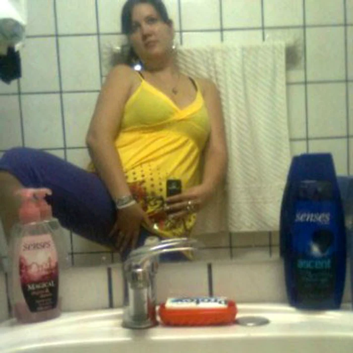 Telefonul şi oglinda, principalele instrumente ale cocalarului