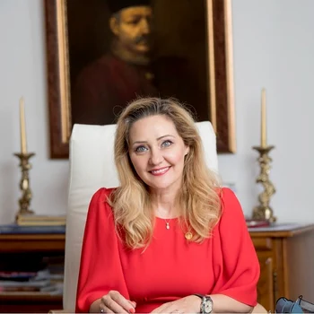 6 elena lasconi primar usr la campulung 1 jpg jpeg