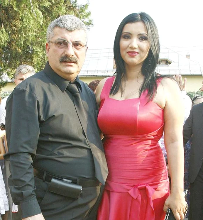 Bahmuţeanu sare din nou la gâtul soţului ei, Silviu Prigoană