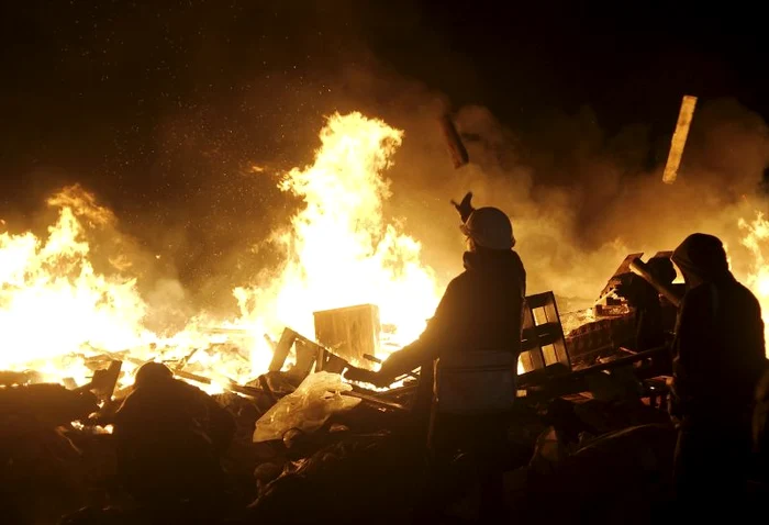 Protestele au continuat toată noaptea în capitala Ucrainei (Foto: Reuters)