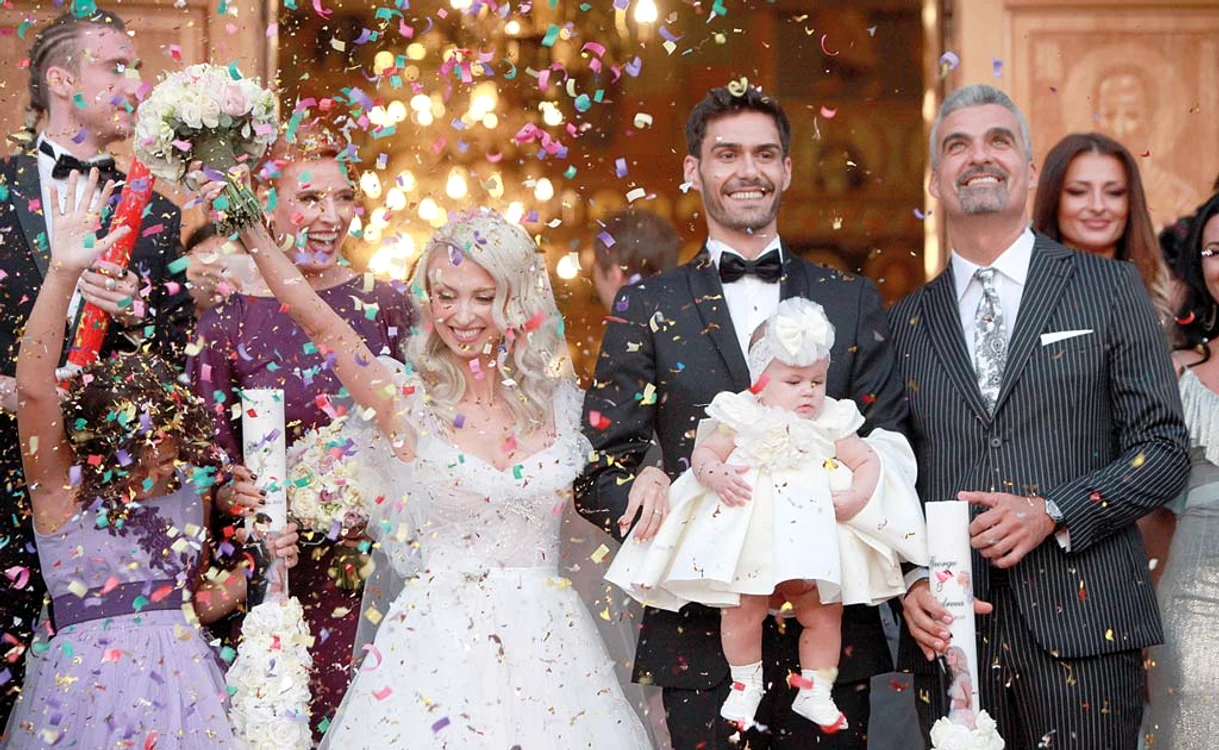 
    Andreea Bălan şi George Burcea au făcut duminică nunta, s-au căsătorit civil pe 10 august şi au mai bifat şi o ceremonie romantică pe o plajă în California, lângă Los Angeles, în martie 2017  