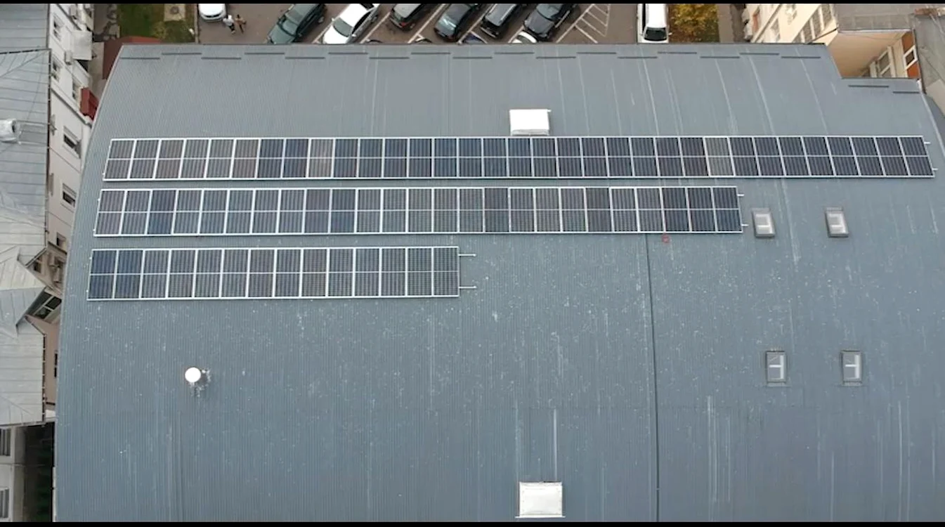 Grație panourilor fotovoltaice, costurile cu energia vor scădea cu 60% FOTO Filarmonica Pitești 