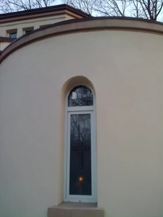 Cuțitul de argint – Adesgo (partea stîngă…) jpeg