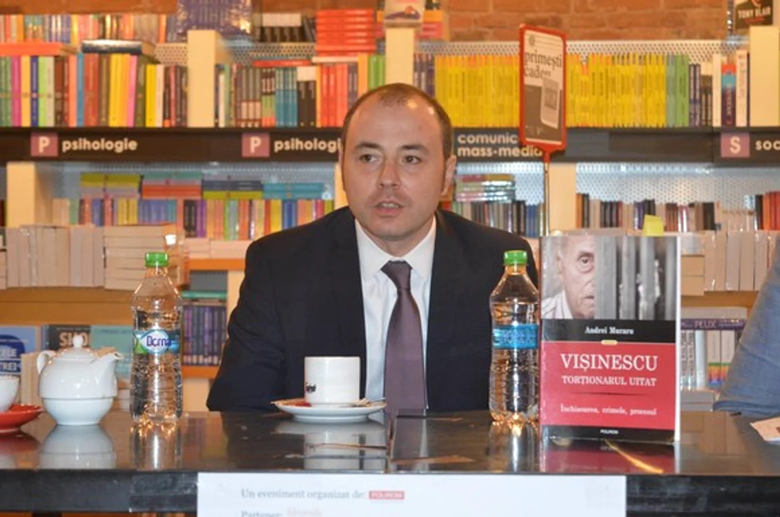 
    Andrei Muraru l-a înlocuit pe George Maior la ambasada României din SUA. Maior a fost trimis în IordaniaSursa foto: Facebook/Andrei Muraru  