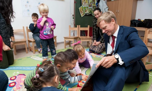 Cînd o fetiţă vrea să fie doamnă jpeg