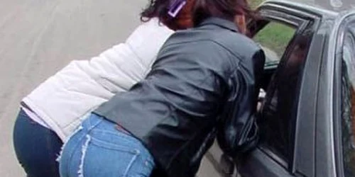 Satu Mare: Poliţia a lansat campania de prevenire a exploatării sexuale a femeilor “Omul cu două feţe”