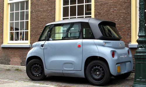 Mașină  Foto Rutger van der Maar jpg