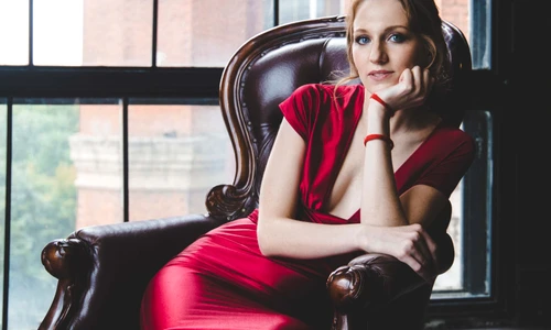 Eleganța nu vine doar în nuanțe de nude și negru – Află cum îți poți umple garderoba de culoare rămânând elegantă! jpg