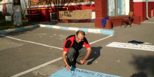 Ion Tinca rescrie la începutul fiecărui an şcolar mesajele