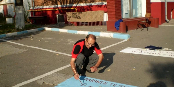 Ion Tinca rescrie la începutul fiecărui an şcolar mesajele