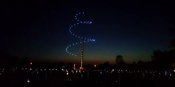 spectacol drone
