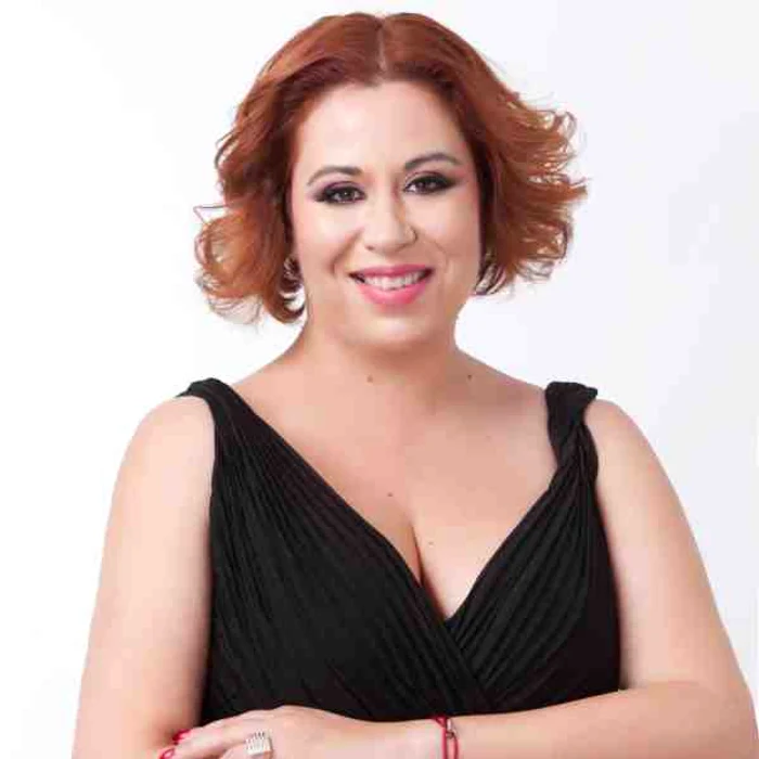 Oana Roman este nelipsită de la evenimentele mondene. Vedeta a venit îmbrăcată într-o ținută de vară, care i-a expus tatujul pe care îl are.Foto: Arhiva personală