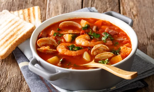 Supa de rosii cu fructe de mare  Sursa foto shutterstock 619694405 jpg