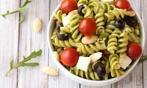 salata de paste cu sos arugula1 jpeg