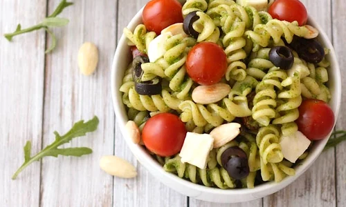 salata de paste cu sos arugula1 jpeg