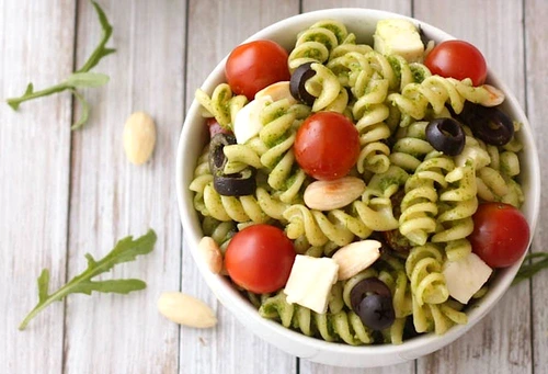 salata de paste cu sos arugula1 jpeg