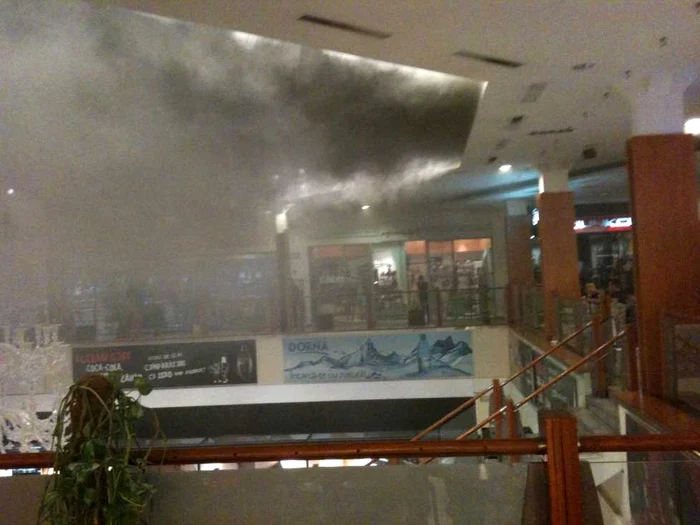 Incendiu la Iulius Mall. Sursa foto: radupricop.ro