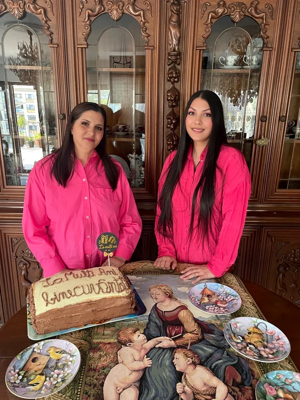 Medana i-a gătit un tort delicios mamei sale foto Arhivă personală 