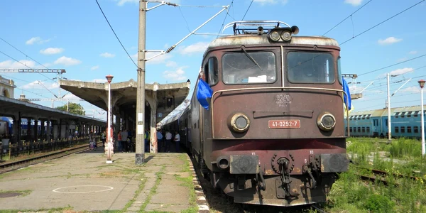 tren petrolul