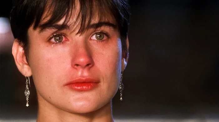 Demi Moore, o imagine iconică din filmul „Ghost/Fantoma mea iubită“ FOTO Profimedia