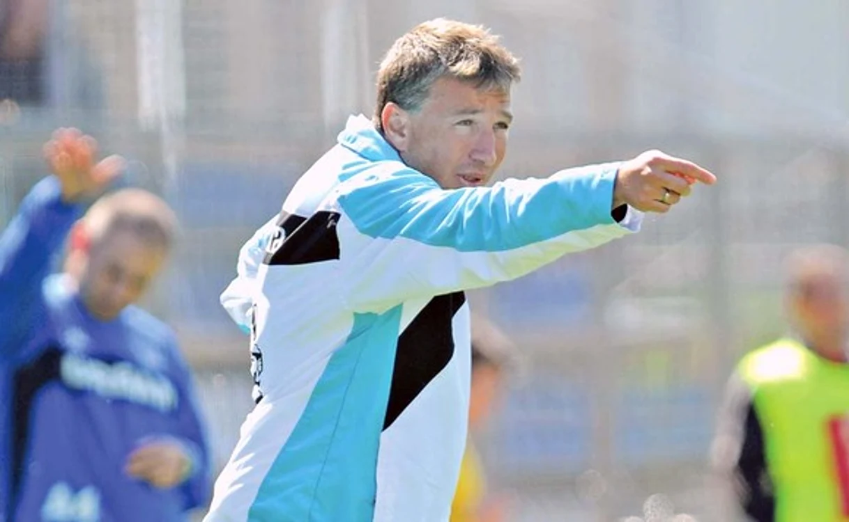 
    Dan Petrescu  