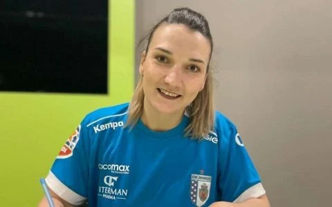 Handbal Feminin: Andreea Rotaru şi-a Prelungit Contractul Cu CSM ...