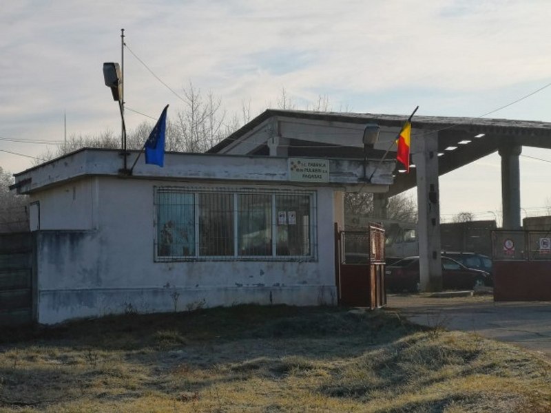 Protest la Fabrica de Pulberi din Făgăraș. Angajații se plâng de fondul insuficient pentru plata salariilor