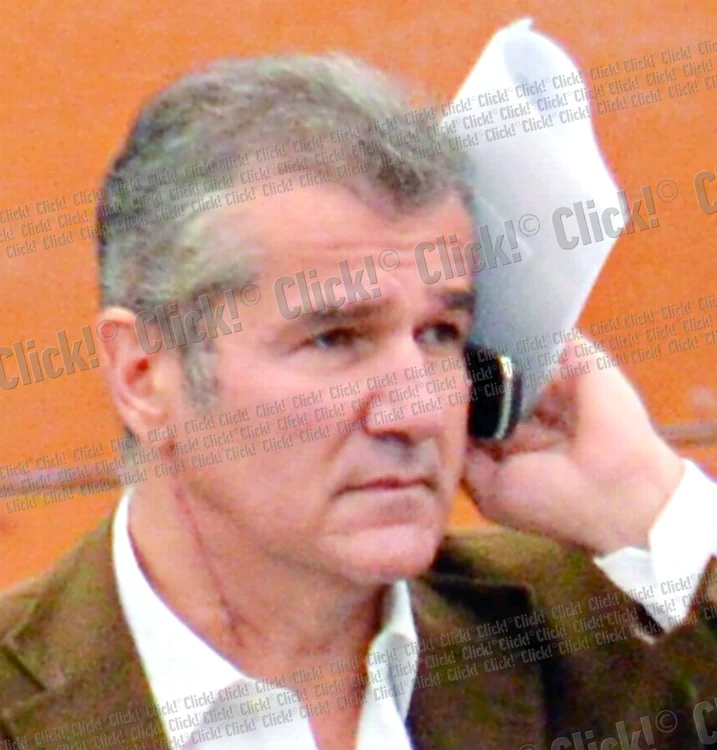 
    Solistul a rămas cu o cicatrice  imensă în urma operaţiei pe carotidă  