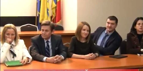 Activişti din societatea civilă intră în politică la PNL Constanţa - Captură video Dobrogea TV