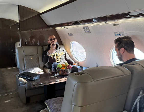 Frații Tate, la bordul unui avion privat FOTO: x