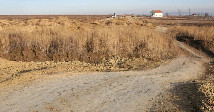 Gaura din mijlocul şoselei de centură 