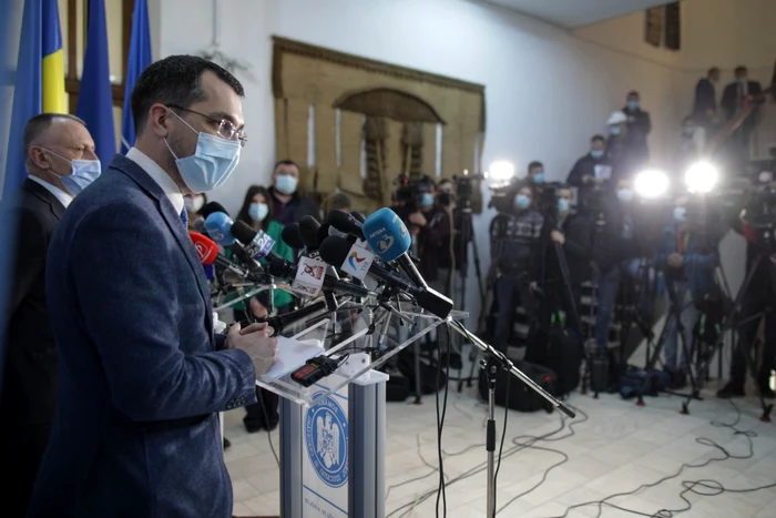 Vlad Voiculescu în cadrul conferinţei de presă pe tema deschiderii şcolilor, 5 februarie. FOTO: Inquam Photos/ Octav Ganea