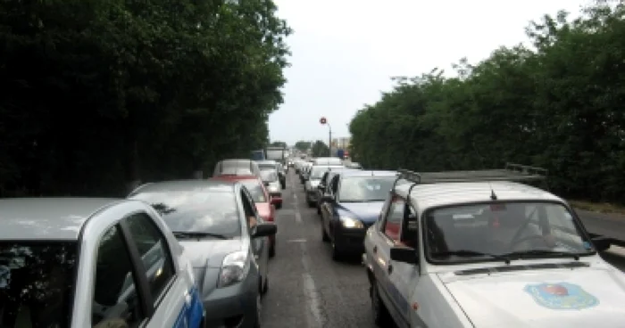 Se circulă bară la bară pe drumurile litoralului FOTO Adevărul Constanţa