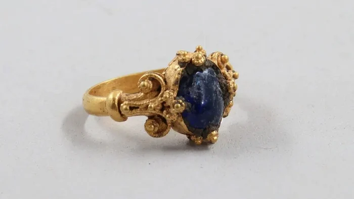 Inelul, după curățare (© Norwegian Institute for Cultural Heritage Research / NIKU)