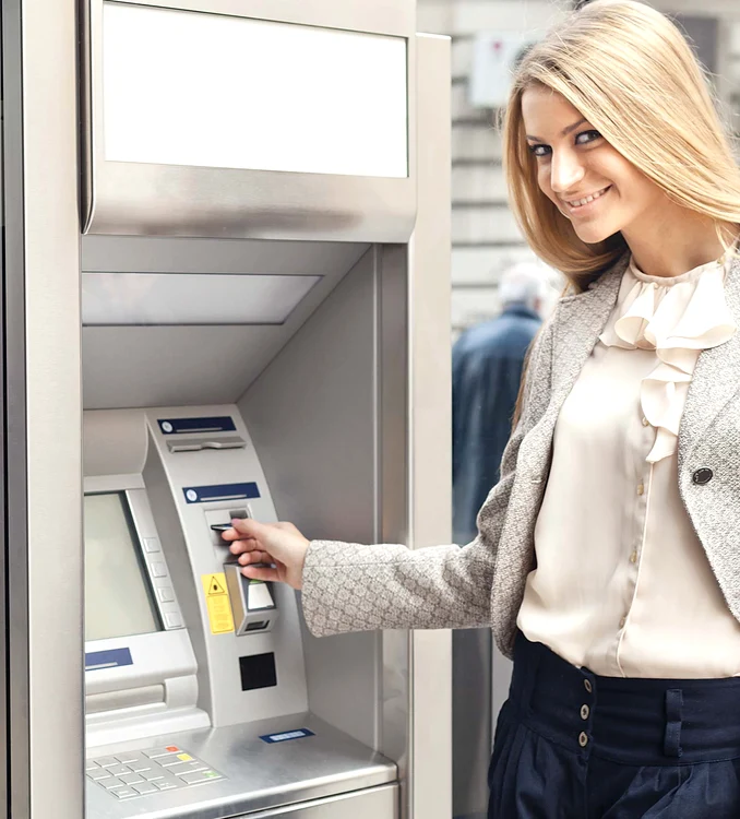 
    În cazul în care banca emitentă oferă serviciul de alerte prin SMS este indicat să îl achiziţionaţi.  